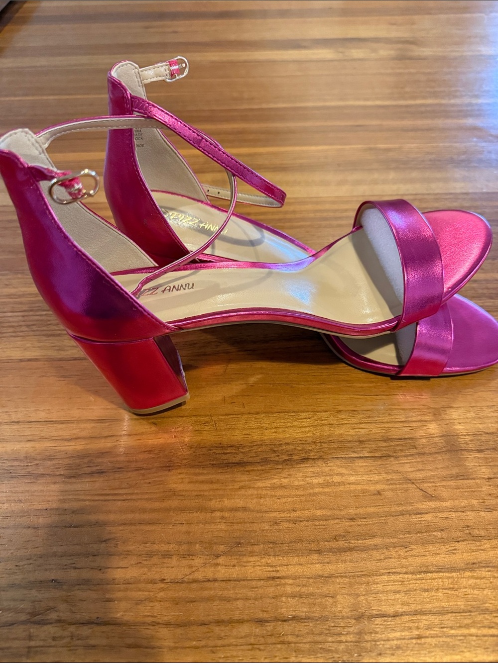 PIZZ ANNU Women's Low Block Chunky Heels Sandals in "Hot Pink Metallic" sz 11